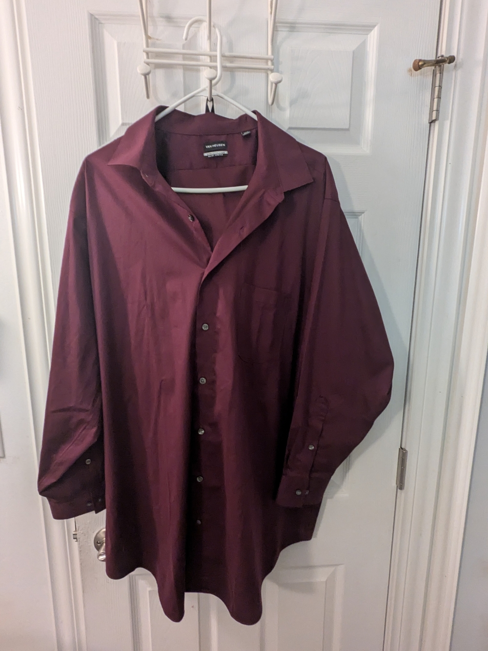 NWOT - Van Heusen Men's Maroon Dress Shirt - Button Front 18 1/2 - 32-33